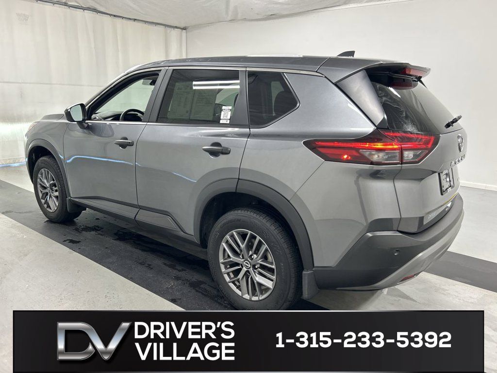Used 2023 Nissan Rogue S AWD/4WD image 7