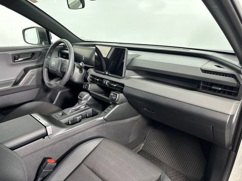 Used 2026 Toyota RAV4 SE AWD/4WD image 25