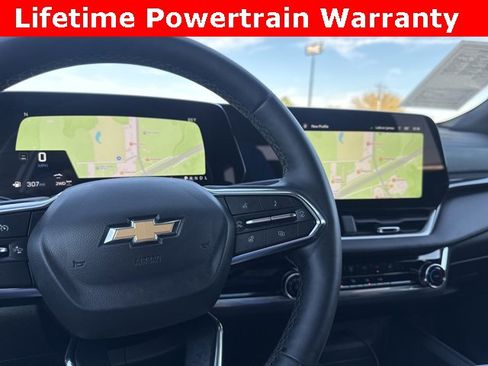 Used 2025 Chevrolet Equinox LT image 6