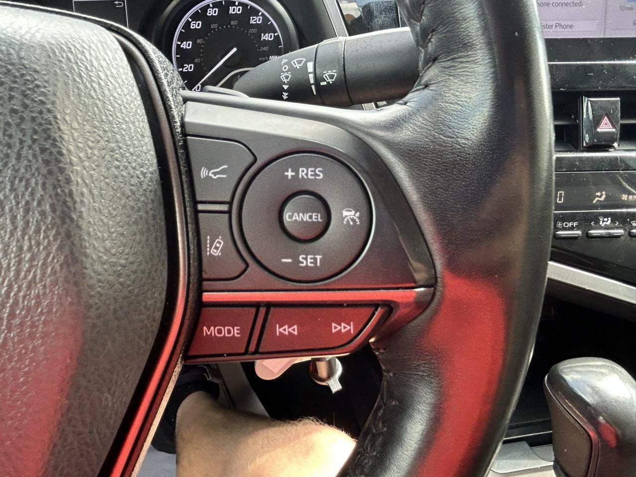 Used 2022 Toyota Camry SE FWD image 21