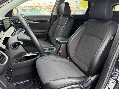 Used 2025 Kia Seltos S FWD image 35