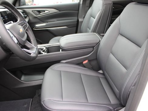 New 2026 Chevrolet Traverse LT w/ Sun and Wheel Package image 12