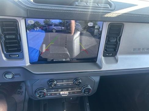 Certified 2025 Ford Bronco Outer Banks AWD/4WD image 16