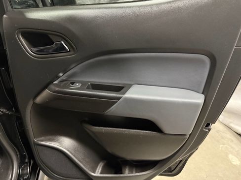 Used 2022 Chevrolet Colorado Z71 w/ Z71 Midnight Edition image 14