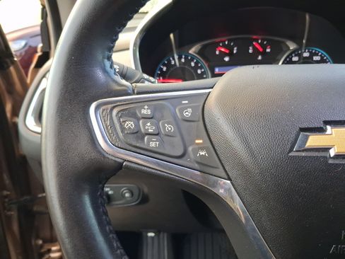 Used 2019 Chevrolet Equinox Premier FWD image 16