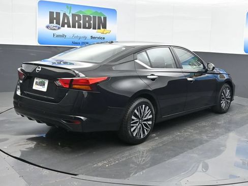 Used 2025 Nissan Altima 2.5 SV FWD image 5