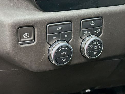 Used 2024 GMC Sierra 1500 Elevation image 17