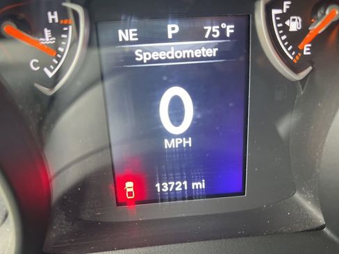 Used 2025 Jeep Gladiator Mojave AWD/4WD image 6