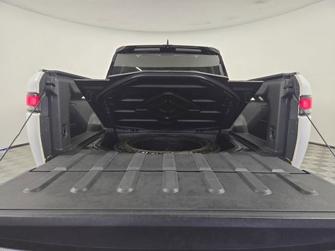 Used 2022 Rivian R1T Launch Edition image 15