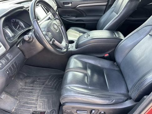 Used 2017 Toyota Highlander SE FWD image 15