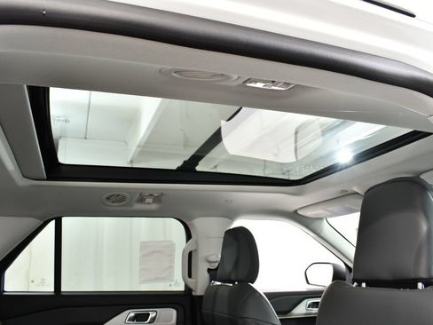 New 2026 Ford Explorer Active w/ Active Comfort Package AWD/4WD image 18