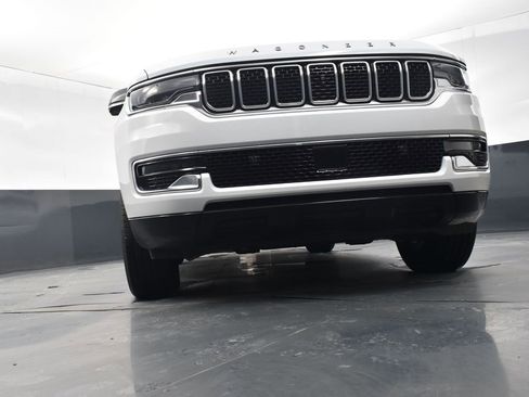 Used 2024 Jeep Wagoneer 4WD w/ Convenience Group I image 23
