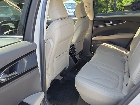 Used 2023 Lincoln Nautilus FWD w/ Premium Package image 9