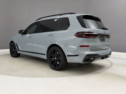 Used 2025 BMW X7 M60i AWD/4WD image 3