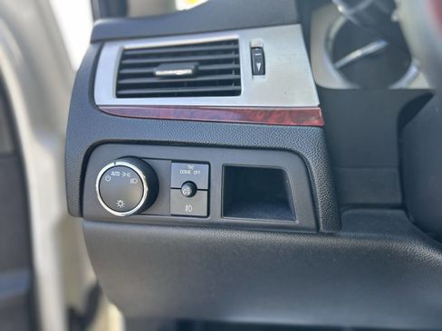 Used 2012 Cadillac Escalade Luxury image 13