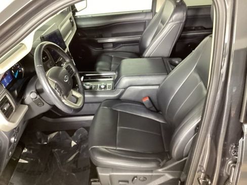 Used 2022 Ford Expedition XLT AWD/4WD image 30