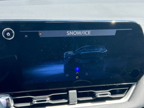 Used 2026 Chevrolet Equinox LT AWD/4WD image 35