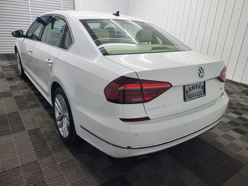 Used 2018 Volkswagen Passat 2.0T SE image 10