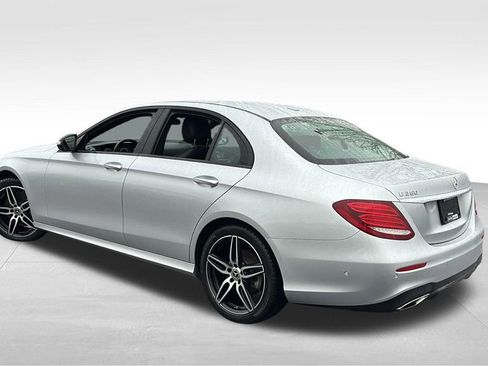Used 2020 Mercedes-Benz E 350 4MATIC Sedan image 5