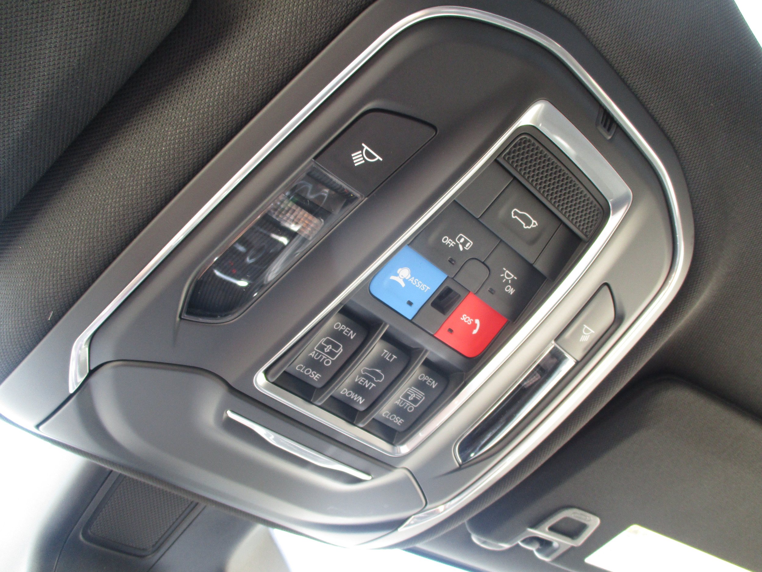 Used 2025 Jeep Grand Cherokee L Limited w/ Black Appearance Package AWD/4WD image 31