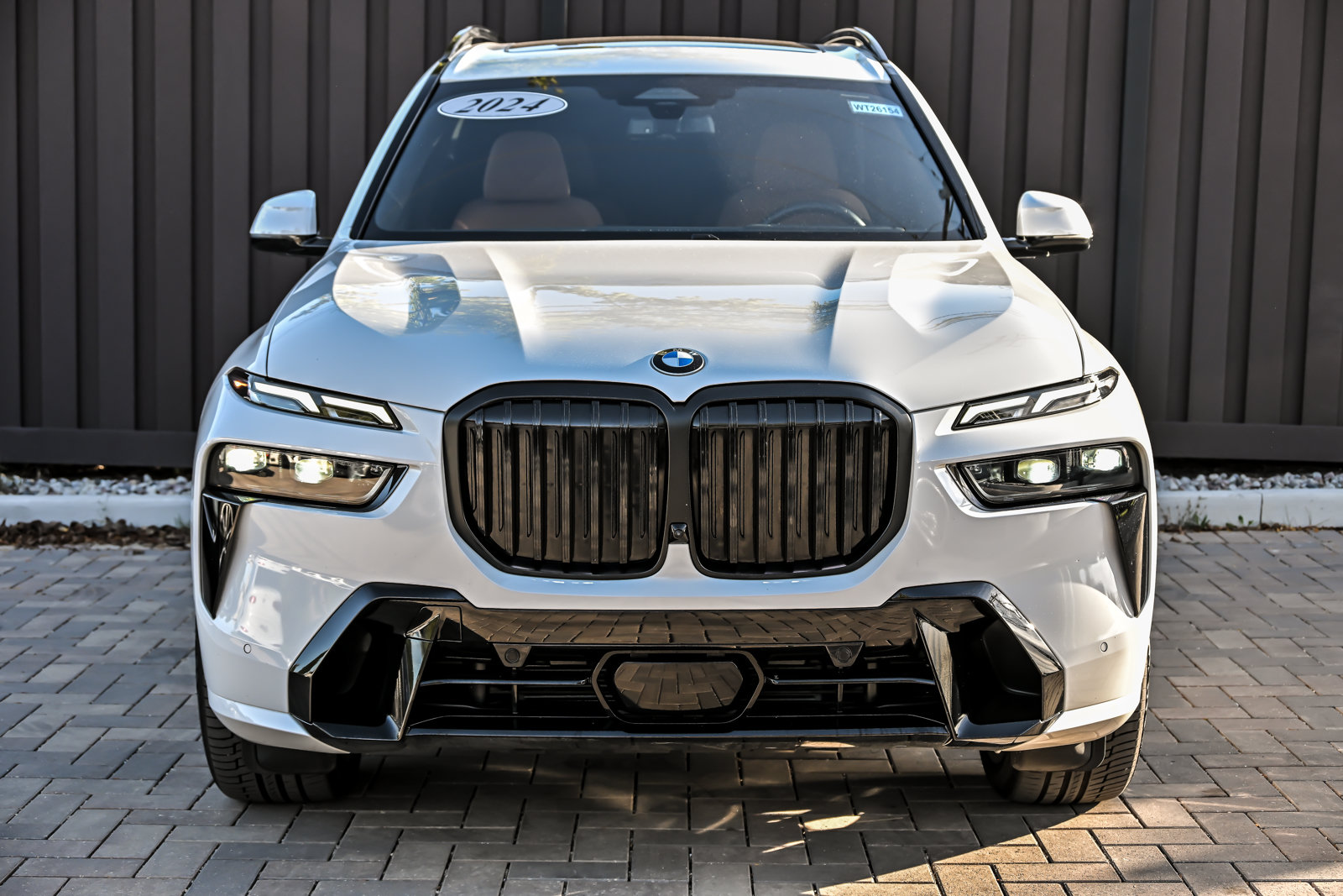 Used 2024 BMW X7 xDrive40i w/ M Sport Package AWD/4WD image 4