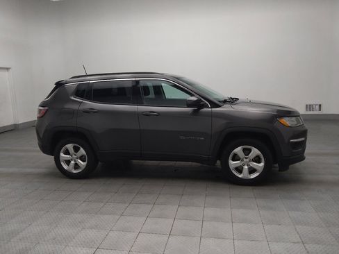 Used 2018 Jeep Compass Latitude w/ Popular Equipment Group image 11