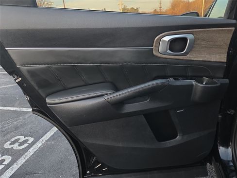 Certified 2022 Kia Sorento SX Prestige image 24