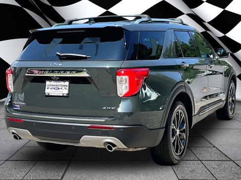 Certified 2022 Ford Explorer Limited w/ Equipment Group 301A AWD/4WD image 2