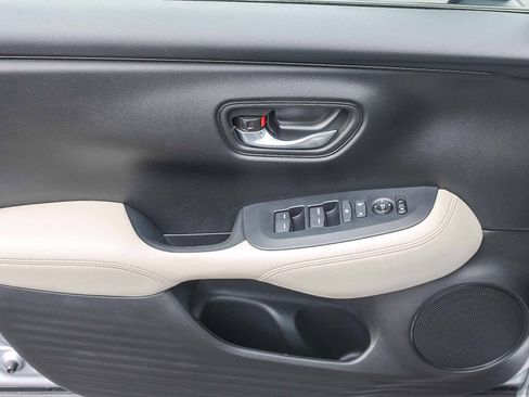 Certified 2025 Honda HR-V LX image 21