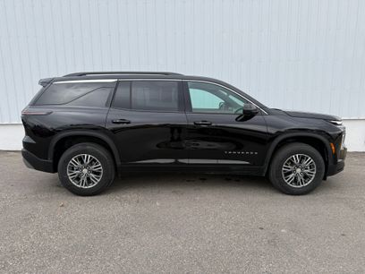 Used 2025 Chevrolet Traverse LT