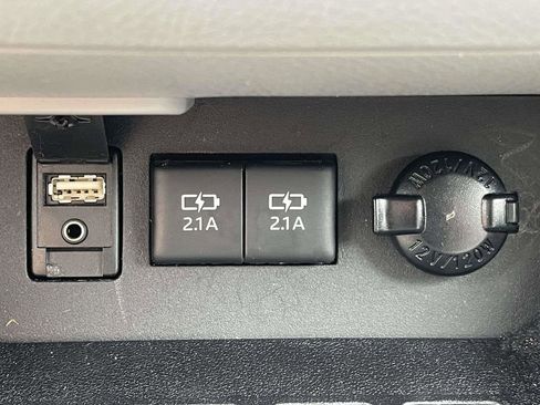 Used 2017 Toyota Highlander XLE FWD image 23