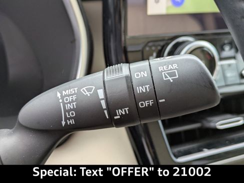 Used 2023 Toyota Highlander Limited image 31