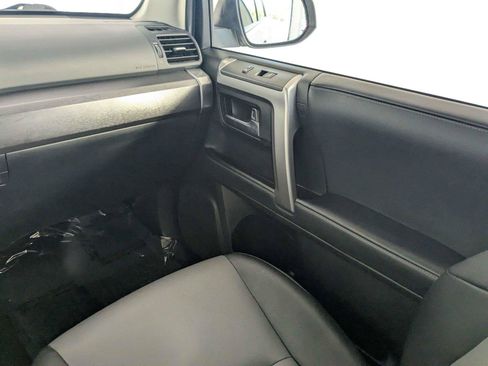 Used 2021 Toyota 4Runner SR5 Premium AWD/4WD image 38