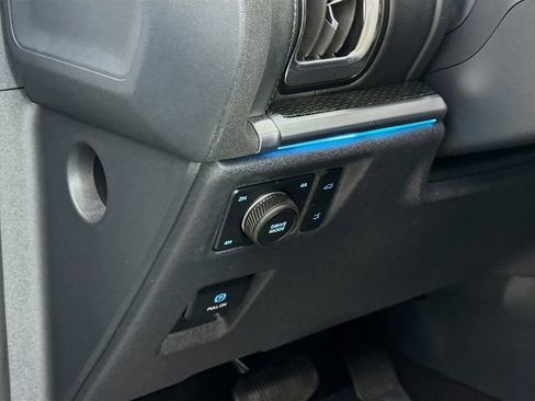 Used 2025 Ford Expedition Platinum w/ Stealth Appearance Package AWD/4WD image 10