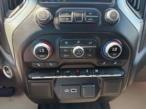 Used 2022 Chevrolet Silverado 1500 LT AWD/4WD image 20