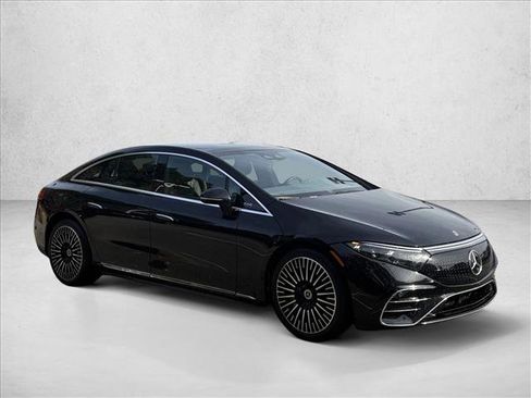 Used 2022 Mercedes-Benz EQS 580 4MATIC Sedan image 4