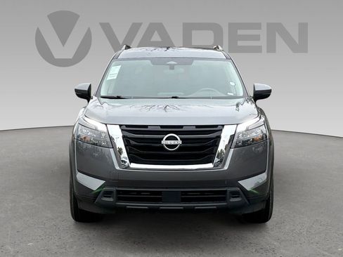 Used 2025 Nissan Pathfinder SV image 23