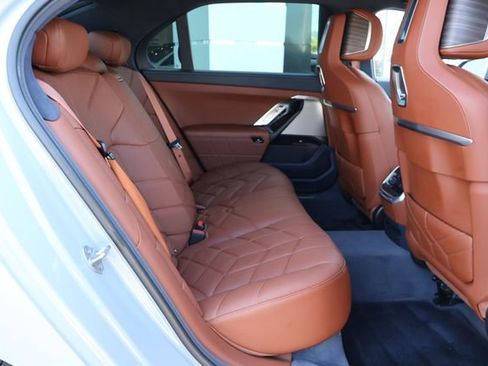 Used 2024 BMW 760i xDrive w/ Executive Package AWD/4WD image 21
