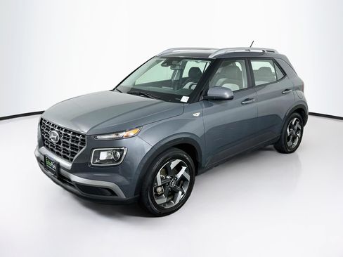 Used 2025 Hyundai Venue SEL FWD image 3