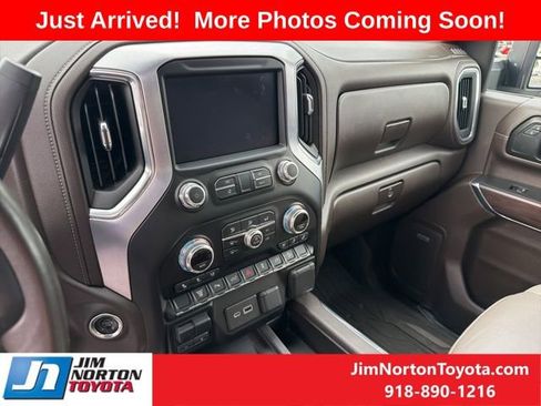 Used 2021 GMC Sierra 2500 SLT w/ SLT Premium Package image 15