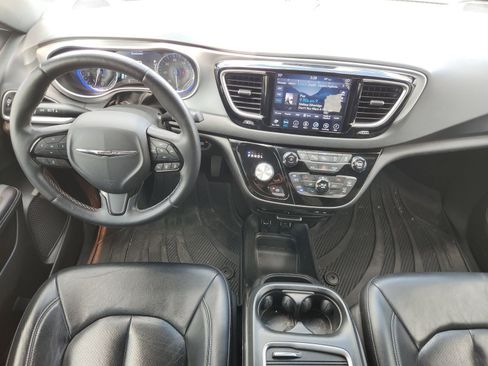 Used 2018 Chrysler Pacifica Touring-L Plus w/ Advanced Safetytec Group FWD image 29