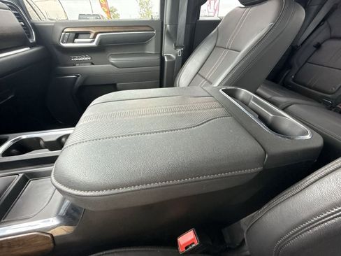 Used 2025 Chevrolet Silverado 1500 High Country AWD/4WD image 25