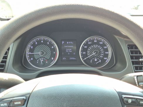 Used 2020 Hyundai Elantra SE w/ Winter Weather Package FWD image 20