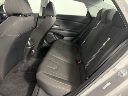 Used 2023 Hyundai Elantra SEL image 7