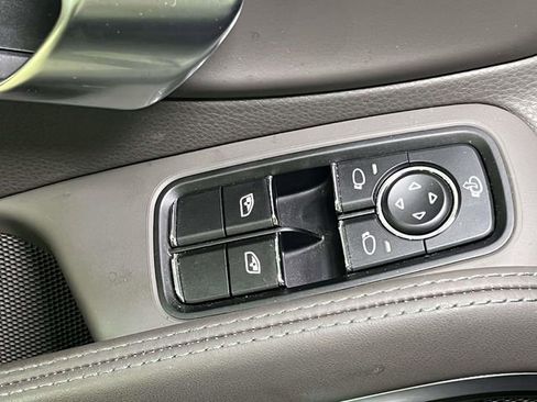 Certified 2025 Porsche 718 Cayman RWD image 29