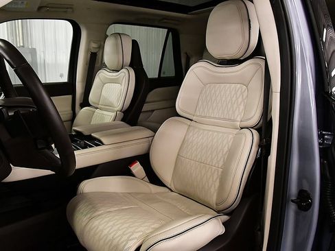 Used 2023 Lincoln Navigator L Black Label AWD/4WD image 25