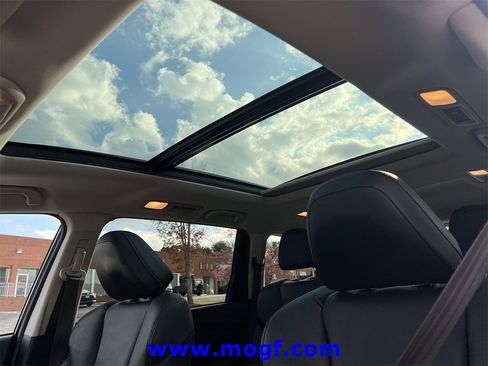 Used 2022 Subaru Ascent Limited w/ Technology Package image 16