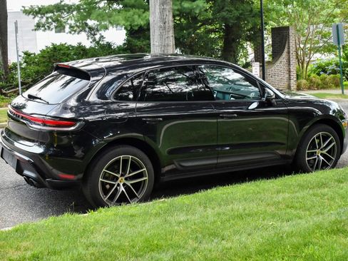 Used 2023 Porsche Macan AWD/4WD image 7