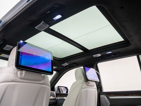 New 2026 Cadillac Escalade Platinum Sport w/ LPO, ONYX Package image 10