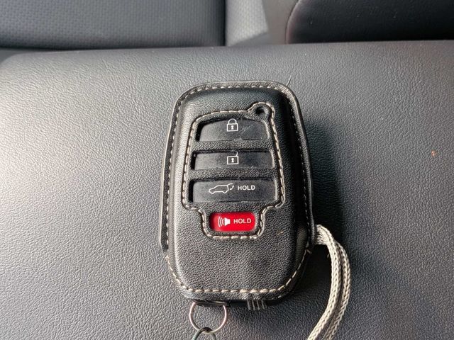 Used 2024 Toyota Prius Limited FWD image 32